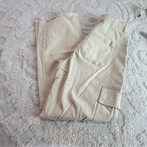 Woman’s Cream Cargo Pants